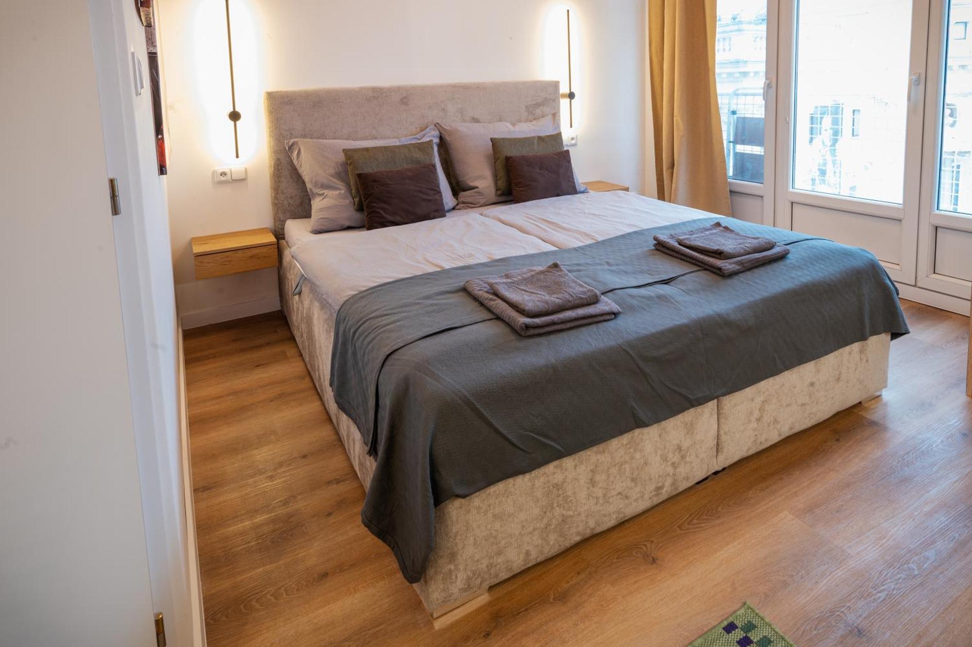 Modern Apartment In Historic City Center Old Town براتسيلافا المظهر الخارجي الصورة
